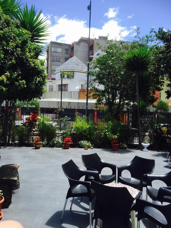 La Coupole Hotel Quito Esterno foto