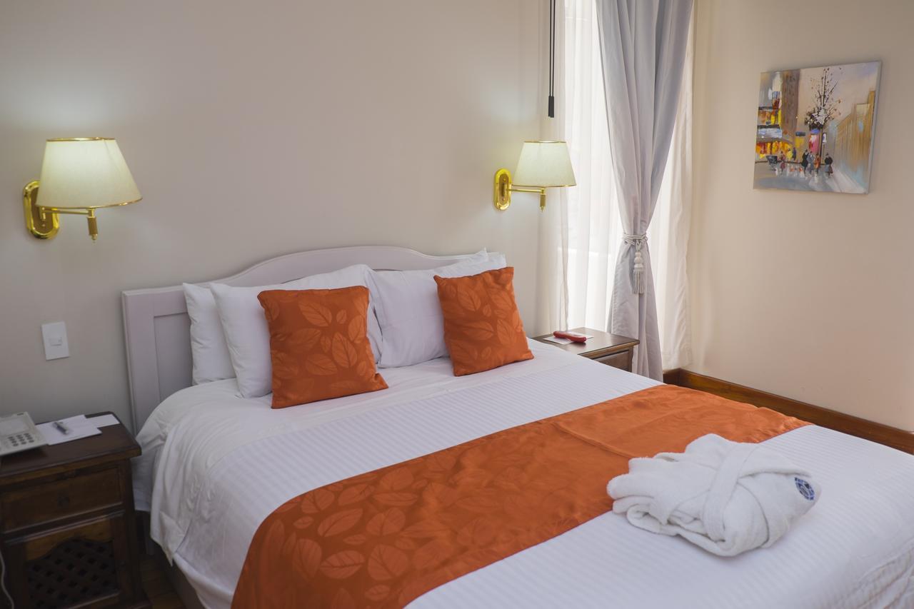 La Coupole Hotel Quito Esterno foto